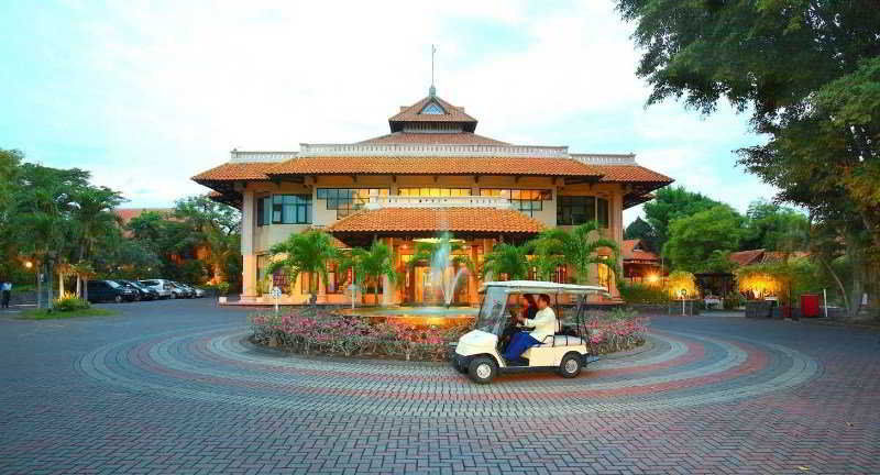 Equator Hotel Surabaya Bagian luar foto